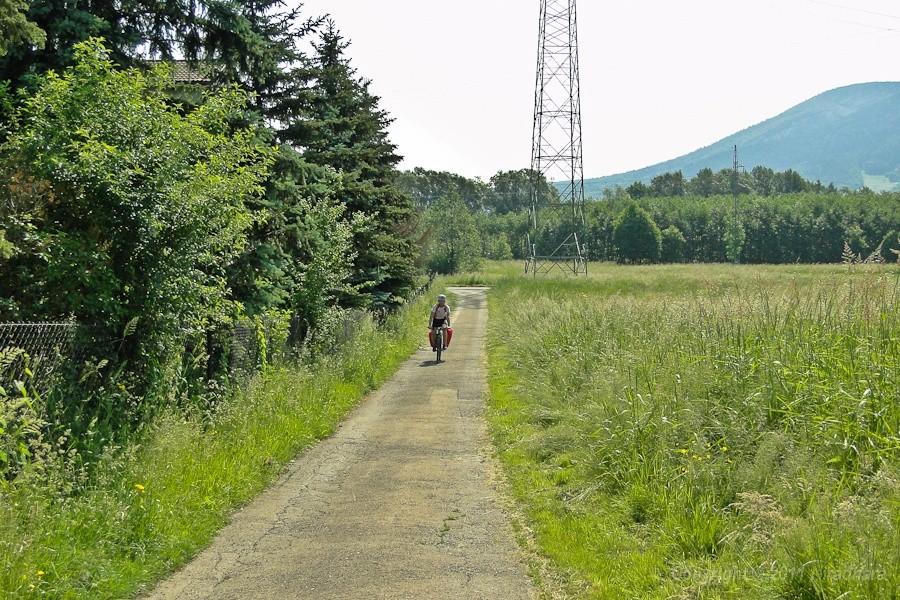 niektórzy docierają na rowerze