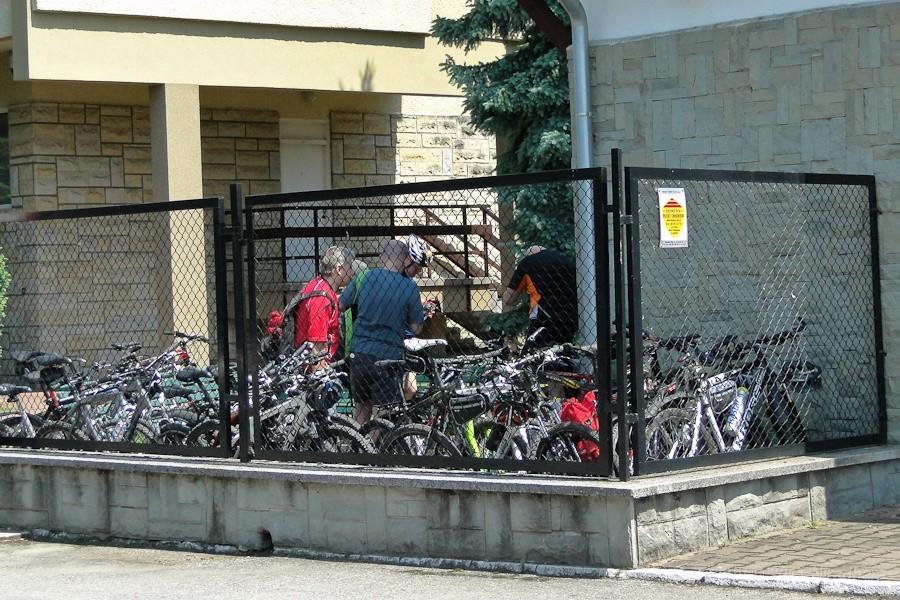 do wnętrza góry nie da się wjechać rowerami