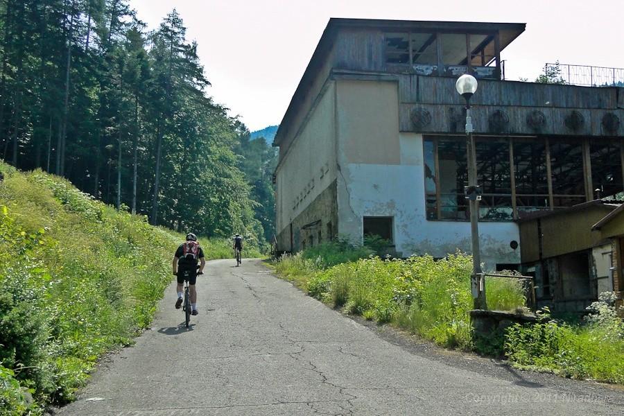najbardziej znana współczesna ruina w Polsce południowej
