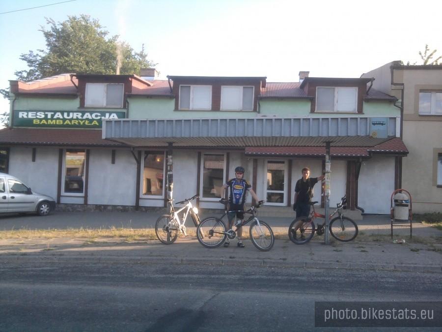 Pod restauracją "Bambaryła"
