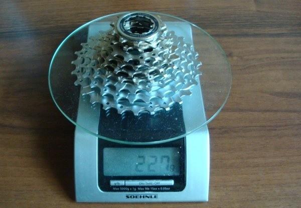 Kaseta Shimano SLX na wadze