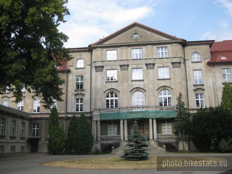 Pobiedziska - LO Zgromadzenia Sacre Coeur - to brzni jak jakaś sekta hehe.