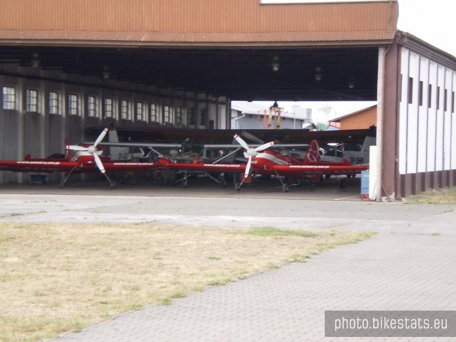 Hangar na lotnisku Ligowiec