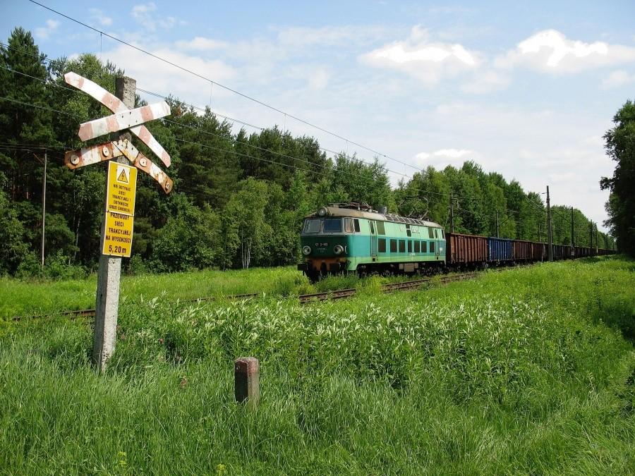 Nowy Prażmów - przejazd kolejowy
