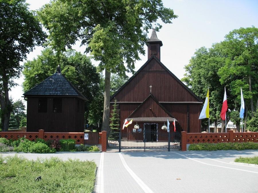 Koścół w Chynowie