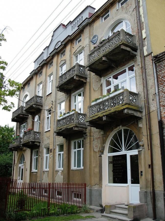 Kamienica przy Chrościckiego 22