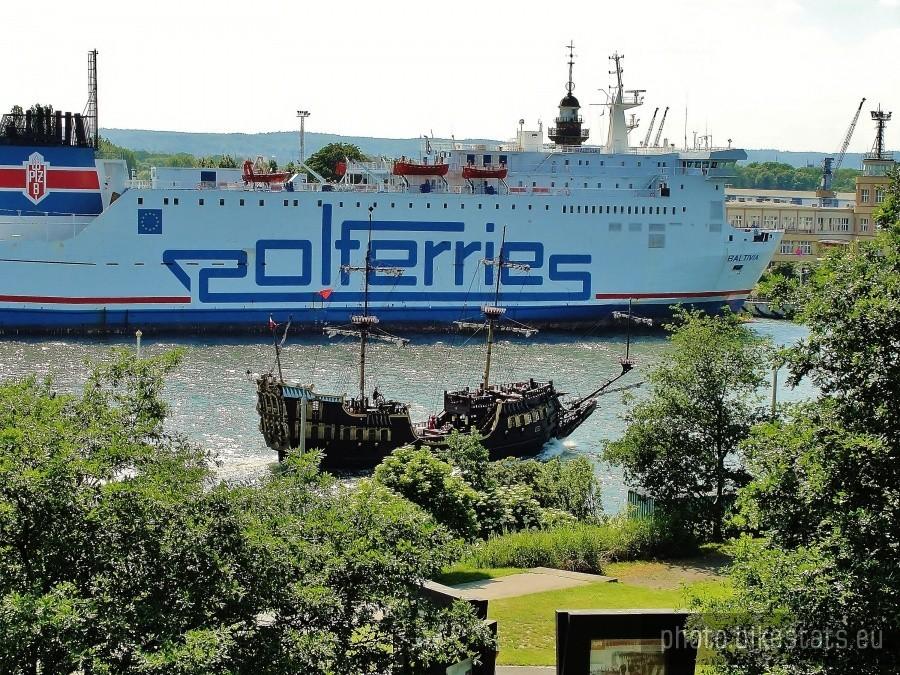Wejście do portu widziane z Westerplatte.