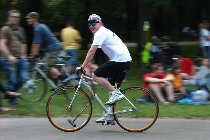 Bike polo - święto cykliczne - zawodnik drużyny Bikemia