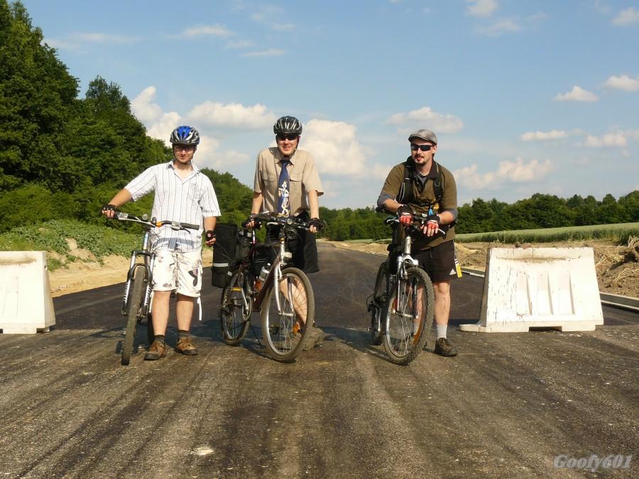 Zdobywcy nowego asfaltu i niedokończonych ścieżek rowerowych :P