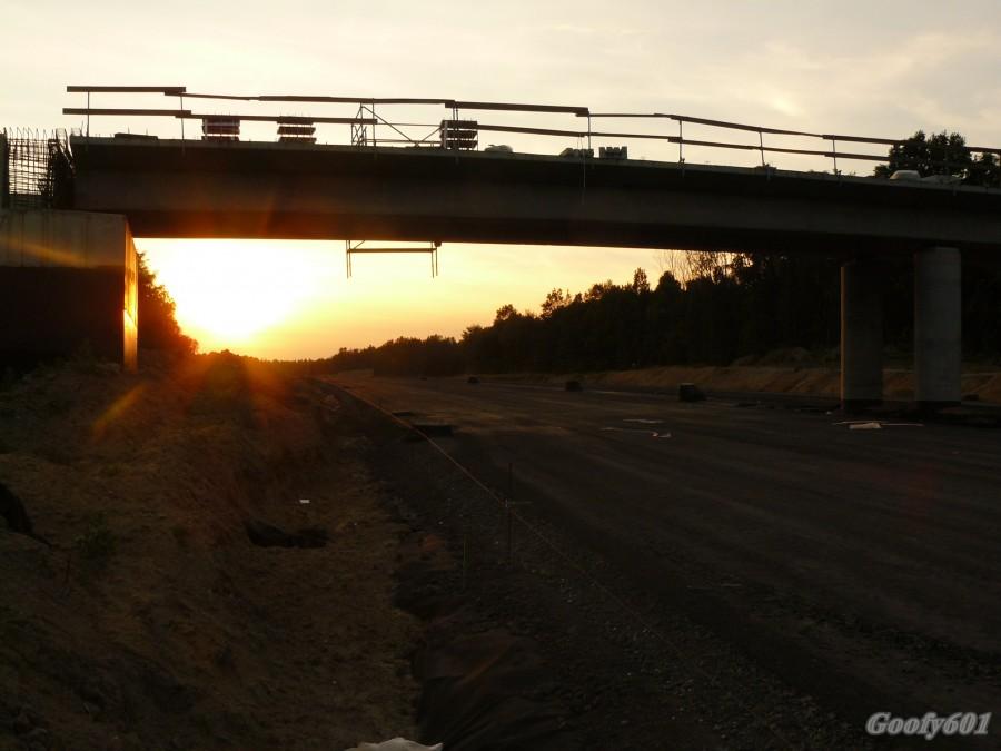 Wiadukt nad przyszłą A1.