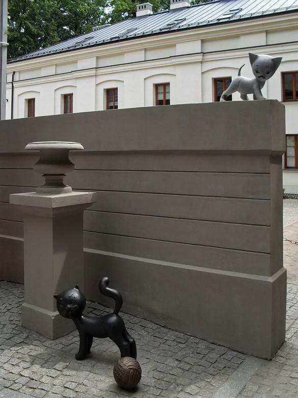 Pomnik Filemona i Bonifacego w Łodzi