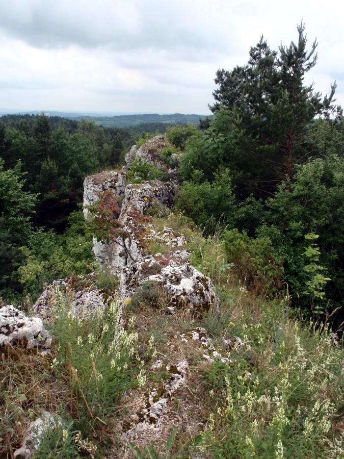 Skalisty grzbiet góry