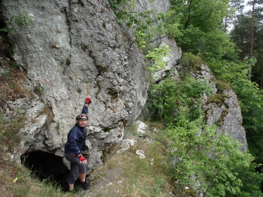 Anwi na balkonie jaskini.