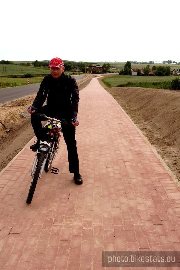 Pierwszy raz jechaliśmy nową ścieżką prowadzącą do autostrady (jeszcze nie jest ukończona).