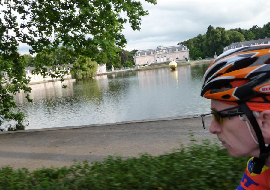Rhein Tour z Düsseldorfu - zespół pałacowy Benrath