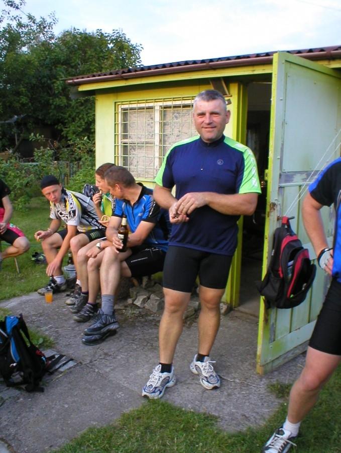 AFTEREK NA DZIAŁCE MARKA-ORG NA PIERWSZYM PLANIE