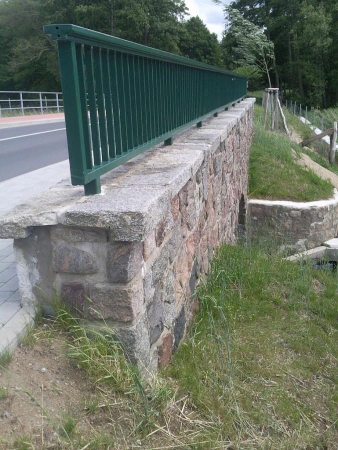 Przepust nad ciekiem wodnym