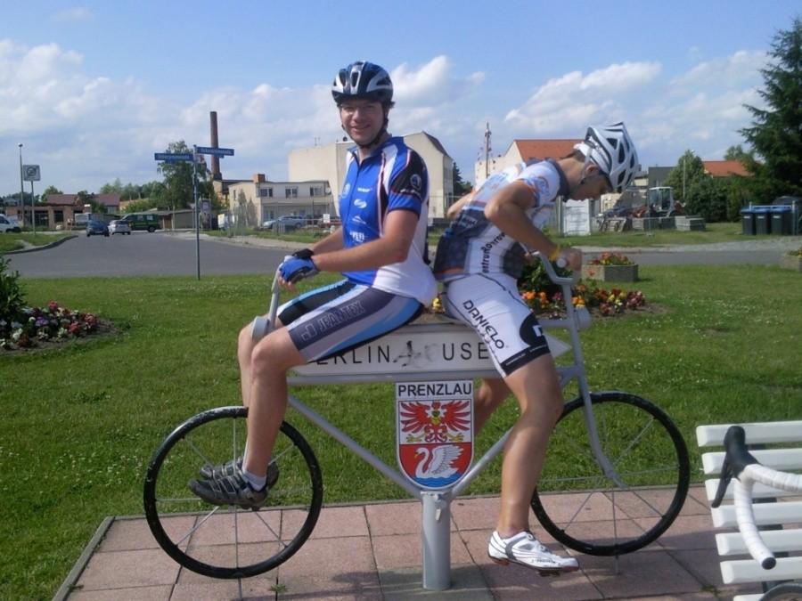 Dzieci na rowerze- para nr 1
