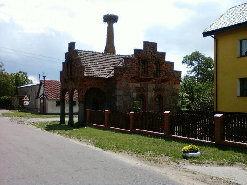 Budowla w Kierzkowie