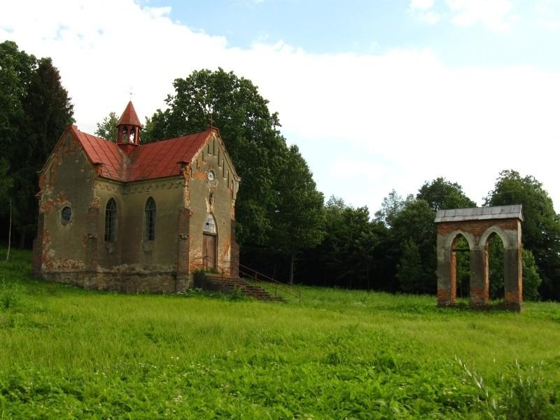 Wołodź- neogotycki Kościół.