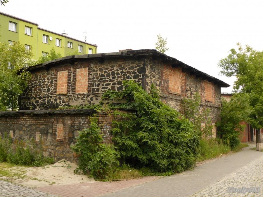 Stan surowy - nieremontowany.