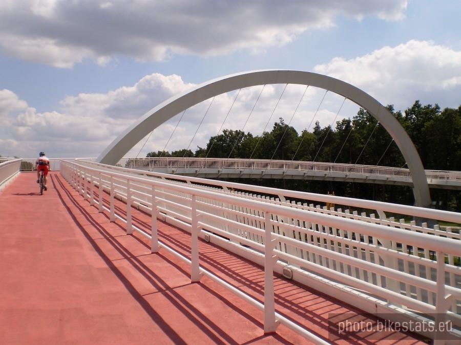 Wiszący most w Gądkach