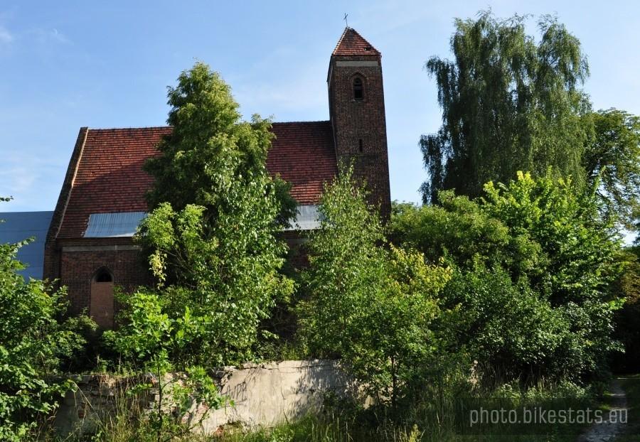 Późnogotycki kościół św. Wawrzyńca w Rapocinie