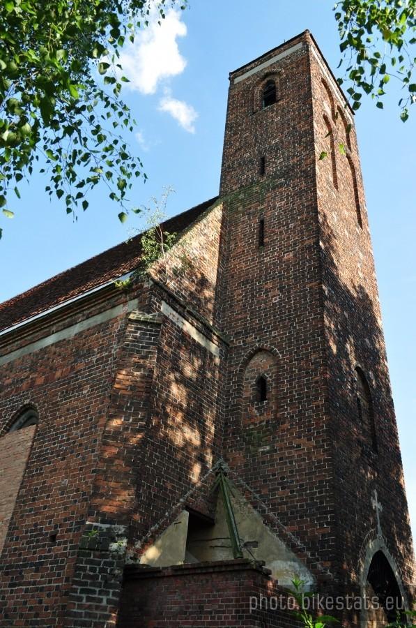 Wieża kościoła w Rapocinie, nieistniejącej już podgłogowskiej wsi
