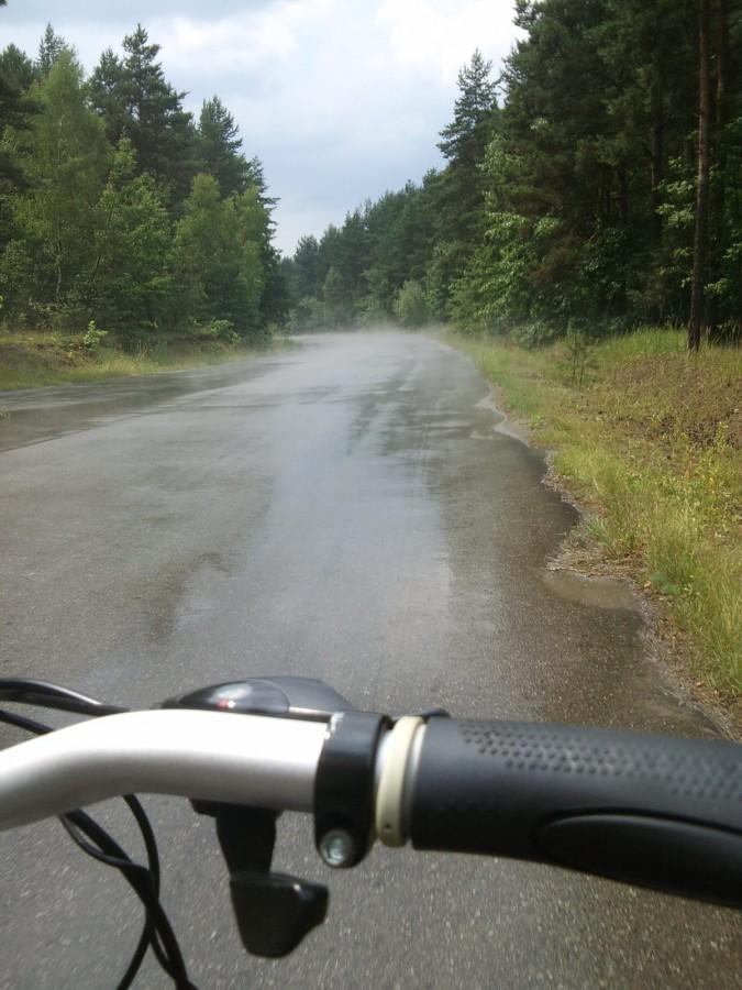Parujący asfalt