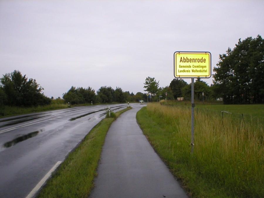 DROGA NR 1 I OBOK DDR