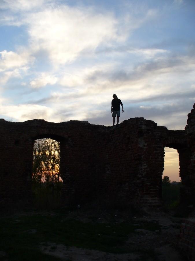 Dewastacja ruin zamkowych. Są za to odpowiednie paragrafy.