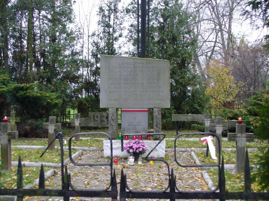 Pilaszków. Cmentarz wojskowy