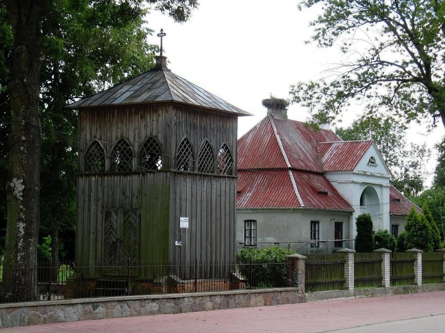 Brańszczyk - dzwonnica i plebania
