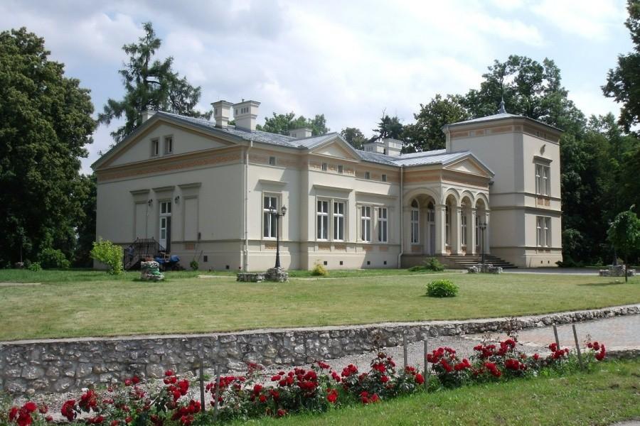 Dwór w Minodze