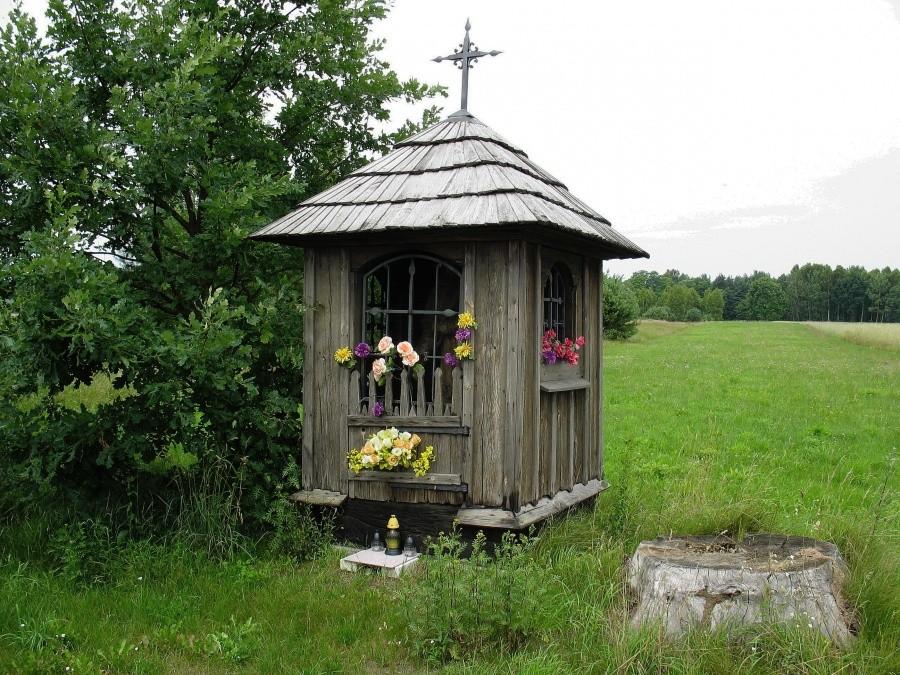 Zalesie - kapliczka św. Jana Nepomucena