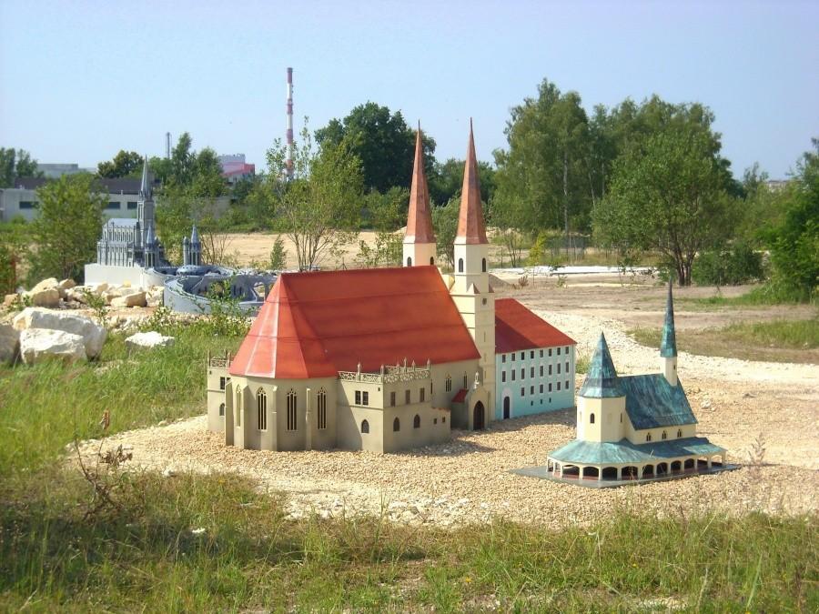 Miniatury w kamieniołomie I.