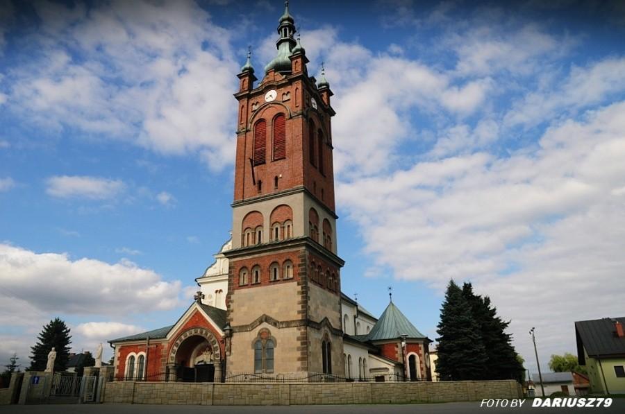 Borzęcin - Kościół p.w. Narodzenia NMP