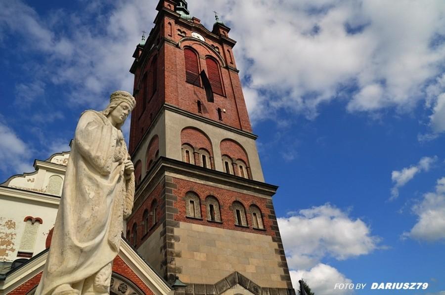 Borzęcin - Kościół p.w. Narodzenia NMP