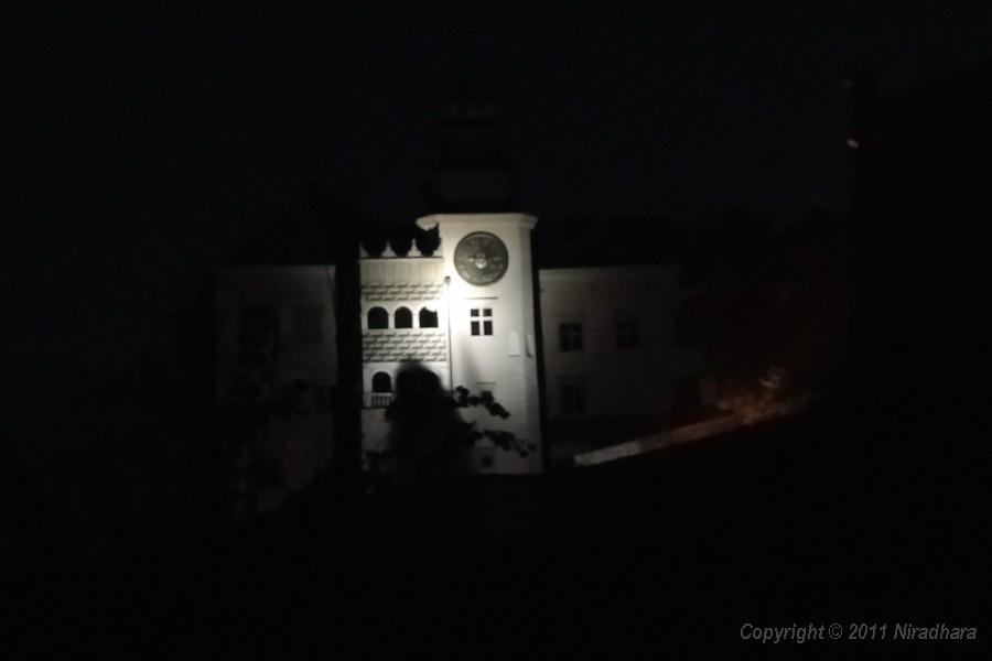 zamek w Pieskowej Skale - noc
