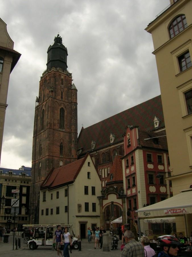 kościół i małe domki