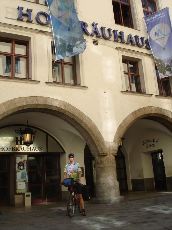 Mateusz pod Hofbrauhaus - Monachium