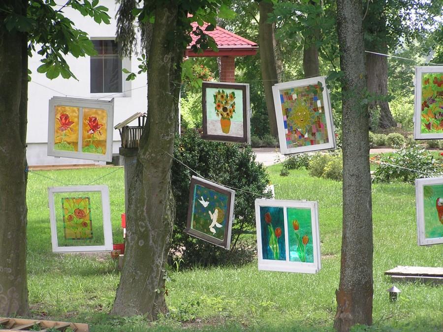 Zaskakuje mnie wystawa w ogrodzie w Topolnie