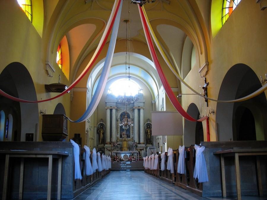 Jazgarzew - wnętrze kościoła