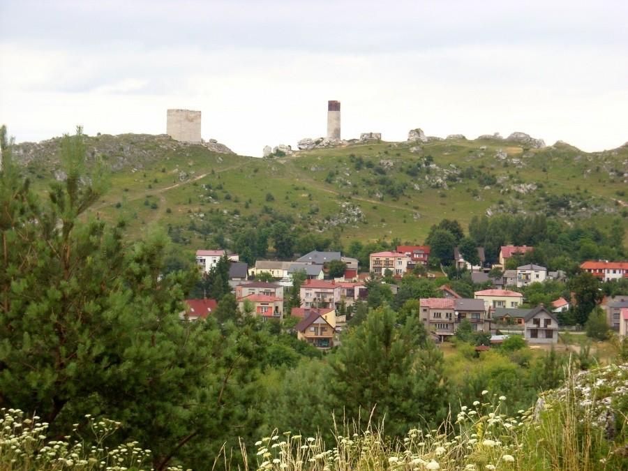 Zamak w Olsztynie z Harnasiowo - Tatrowego wzgórza.