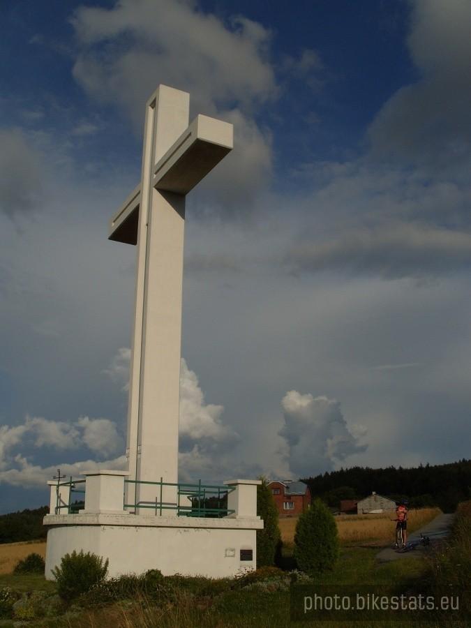 Krzyż nad Ropicą Polską