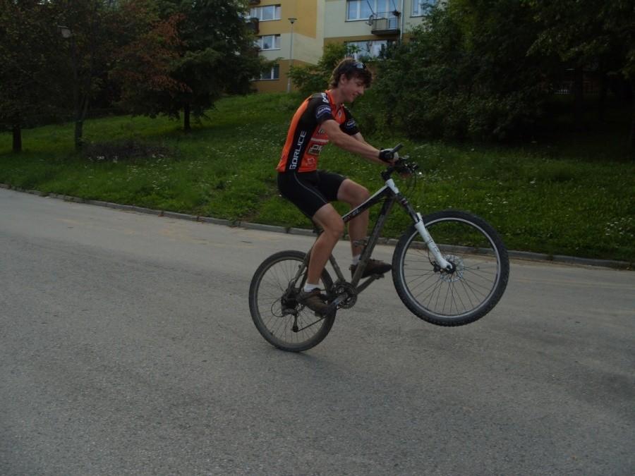 na jednym kole