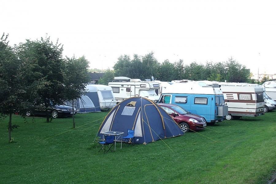 Na campingu tłoczno