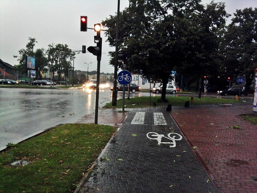 Wywiało daszki od sygnalizacji