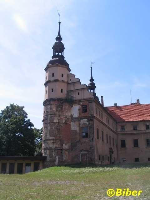 Głogówek - dziedziniec zamkowy