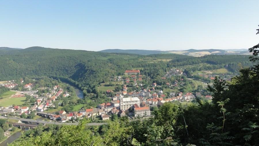 Widok z obrywu skalnego